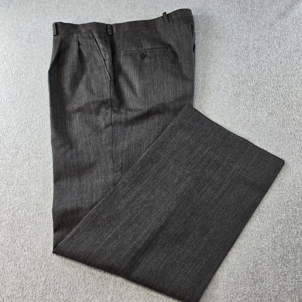 Classic Men's Gray Two-Piece Suit Jacket & Trousers